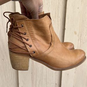 Cognac heeled SixtySeven booties